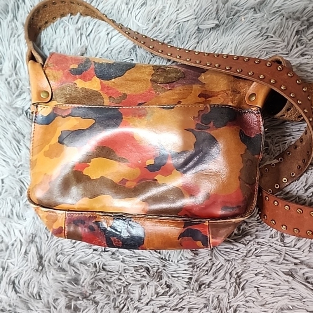 Patricia Nash Leather Camo Floral Crossbody Bag - Picture 3 of 9